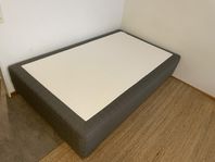 Säng IKEA SKOTTERUD 120 x 200 med tillbehör + madrass 