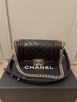 Chanel boybag chevron