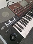 Keyboard Korg pa 700 oriental + stand