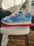 Adidas Stan Smith/Pharrell Williams sneakers i nyskick