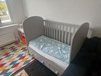 IKEA barnsäng GONATT 60x120 ljusgrå