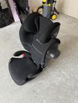 Cybex Solution M-fix Pure Black Bilbarnstol