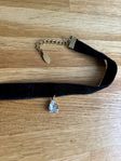 Caroline Svedbom choker 