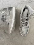 Nike, Adidas Yeezy Herr sneakers