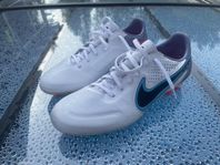 fotbollsskor Nike tiempo legend PRO helt nya strl 45