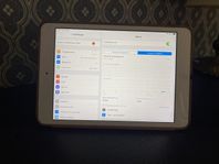 iPad mini 2 Cellular 32GB (7,9” skärm) silver/vit