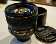 Nikon nikkor af-s 85mm f1.4 