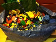 Duplo Lego en Ikea-kasse med 10 kilo byggmaterial 