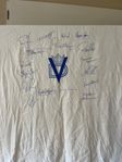 Bok Victoriastipendier,  1979-1998, T-shirt autografer