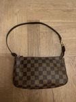 Louis Vuitton Pochette Accessoire