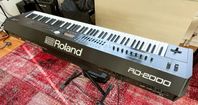 Roland RD-2000 Stage Piano med pedaler