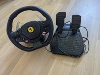 Ratt med pedaler. Thrustmaster Ferrari 