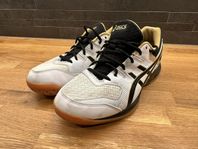 Asics Upcourt inomhussko herr strl 42