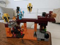 Lego Minecraft - flammande bron (21154)