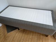 Ikea säng Skotterud 90x200