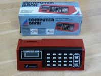 Computer Bank - Sparbössa & miniräknare i ett, Japan 1983