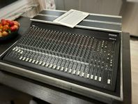 Mackie mixing console