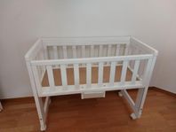 TROLL Bedside crib