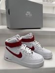 Nya oanvända Nike Air Force 1 High strlk 38.5