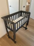 Bedside Crib med tillbehör