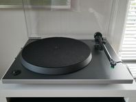 NAD 555i   -   a.k.a Rega P2  -  Skivspelare