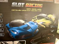 Slot Racing bilbana kompletta delar i mkt fint skick!