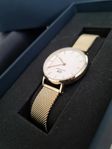 Daniel Wellington 28 mm damklocka Petite Gold