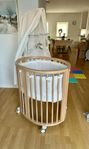 Ny Stokke Sleepi Mini med flera tillbehör