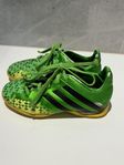 fotbollsskor adidas storlek 29