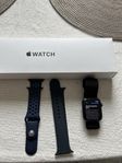 Apple Watch SE 44 mm - Midnight aluminum 