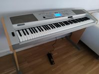 Yamaha Portable Grand DGX-500 Digital Piano