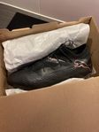 Fotbollsskor Puma Future PRO AG/FG stl 44,5