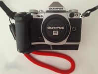 Olympus OM-D E-M5 mk II (hus) inkl. handtag HLD-8G