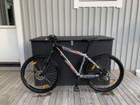 Mountainbike Scott 26" storlek M med hydrauliska skivbromsar