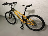 Saracen Tufftrax Junior 24in MTB