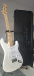 Fender gitarr med Fender fodral orginal 