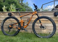 Kolfiber heldämpad MTB - Giant Anthem Advanced 29