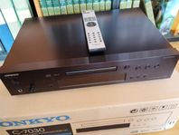 Onkyo c 7030 CD spelare