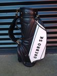 ÖREBRO SK GOLFBAG VAGNBAG NY OANVÄND LÄDER ÖREBRO SK.