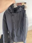 Canada Goose Chateau Parka Black Label nästan oanvänd