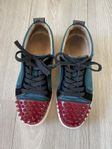 Christian Louboutin sneakers med nitar