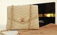 Chanel Chevron Beige crossbody bag