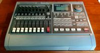 Roland Digital Studio Workstation VS-880x