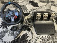 Logitech G29 Driving Force är en ratt och pedalset