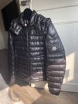 Moncler jacka lauros storlek 3 M/L