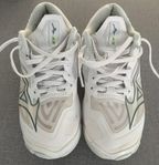 Inomhusskor Mizuno wave lightning 27W st.36.