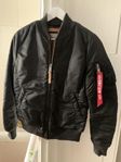 Alpha Industries Bomberjacka dam svart 