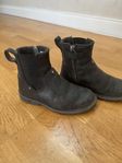 svarta skinn boots från Timberland stl 31