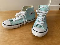 Converse storlek 34 i nyskick