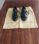 Louis vuitton sneakers strl 35.NYSKICK 5000kr inkl box